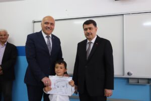 ANKARA (AA) – Ankara Valisi Vasip Şahin, Kızılcahamam Cumhuriyet İlkokulundaki