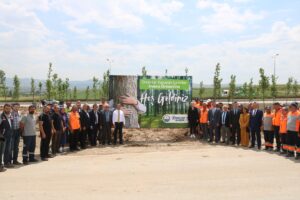 - Hatıra ormanına, Cumhurbaşkanı Recep Tayyip Erdoğan'ın babası Ahmet Erdoğan