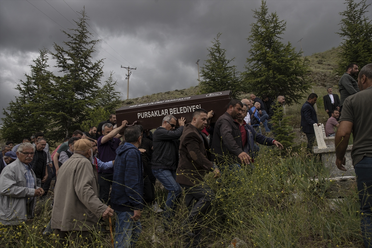 Ankara'daki selde hayatını kaybeden Mustafa Demirel son yolculuğuna uğurlandı