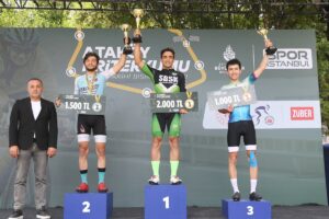 - Büyük erkekler kategorisinde Şevket Özer, büyük kadınlar kategorisinde ise