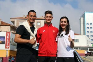 UŞAK (AA) – Çekya'nın başkenti Prag'da düzenlenen Ümit, Genç ve