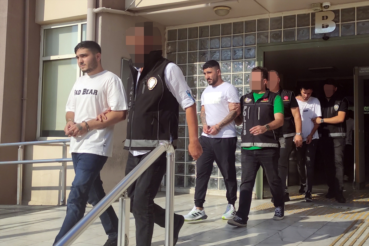 Aydın'da durdurulan otomobilde 75 kilogram uyuşturucu ele geçirildi