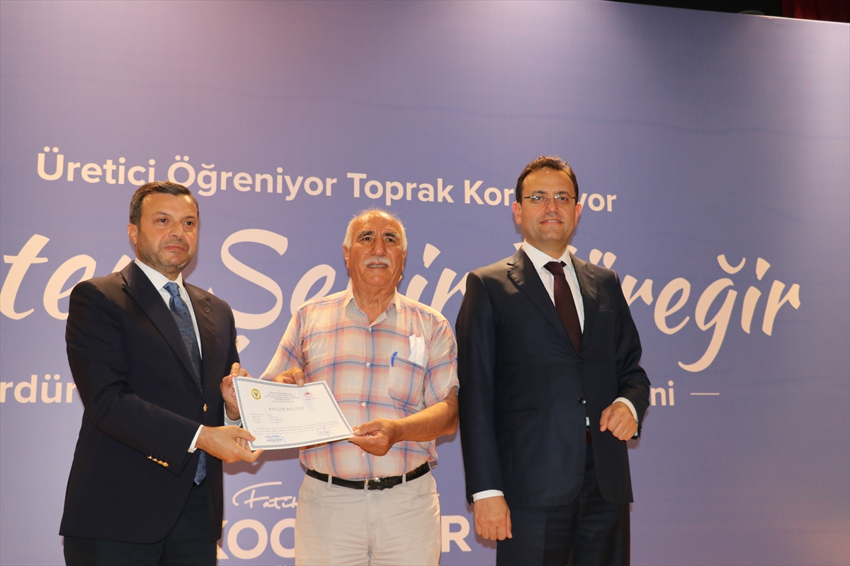 Bakan Yardımcısı Gizligider, Adana'da sertifika dağıtım törenine katıldı