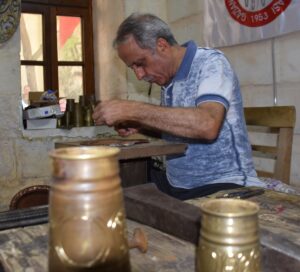 GAZİANTEP (AA) – KEMAL KARAGÖZ – Gaziantep'te "Bakırcı İsmet" olarak