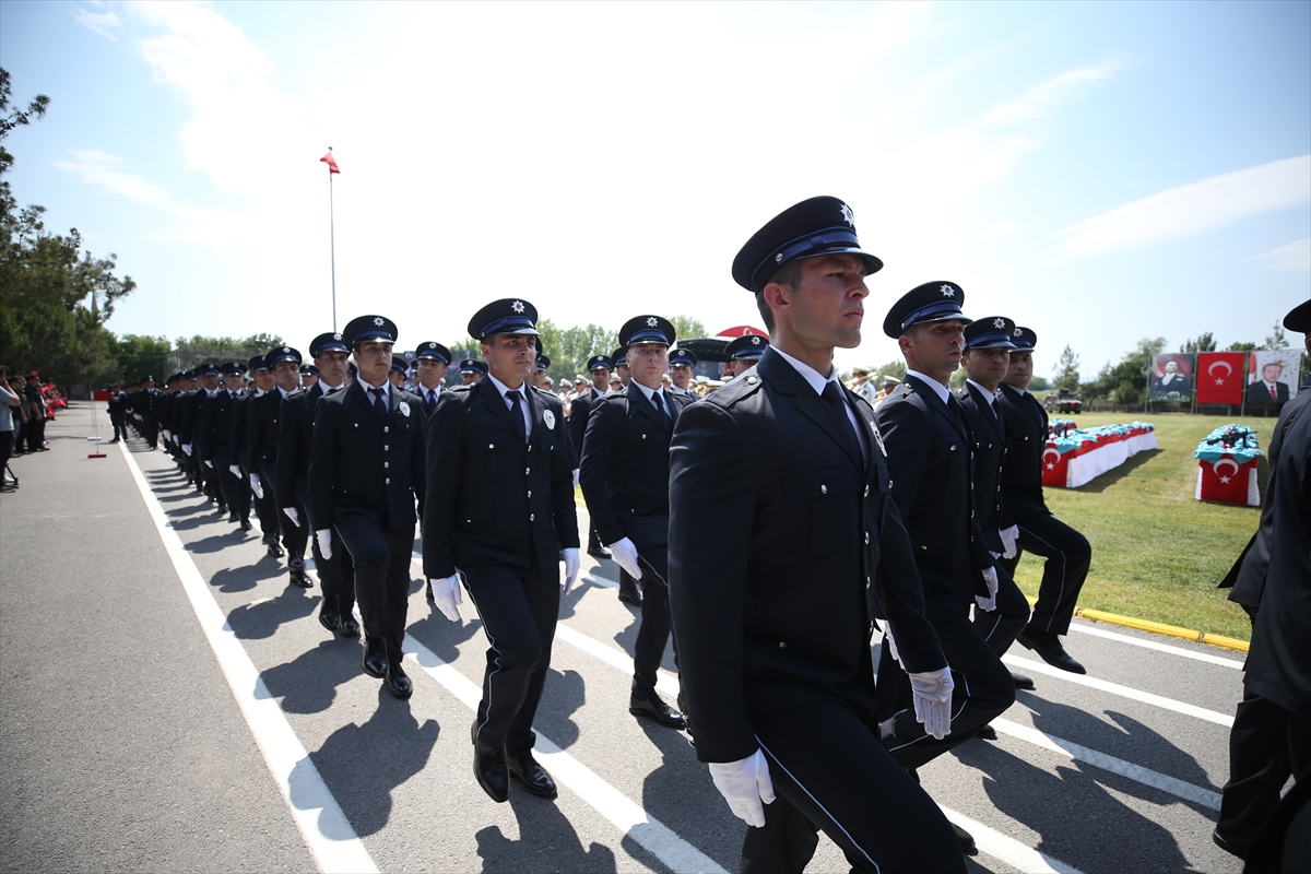 Balıkesir Polis Meslek Eğitim Merkezinden 796 polis adayı mezun oldu