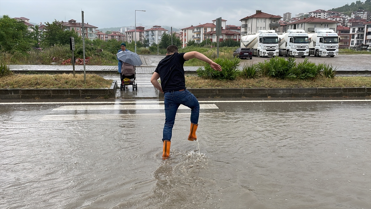 Bartın ve Sakarya'da sağanak etkili oldu