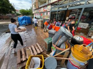 BARTIN (AA) – Bartın'da sağanak nedeniyle kent merkezinden geçen ırmağın