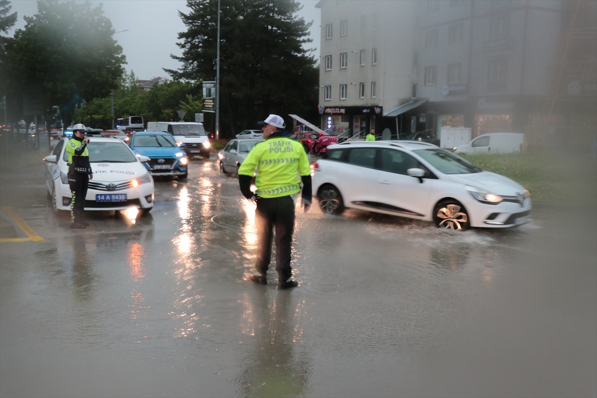 Bolu'da sağanak hayatı olumsuz etkiledi