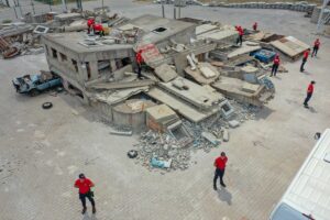 - İzmir Emniyet Müdürlüğü Çevik Kuvvet Şubesinde görevli gönüllü polislerden