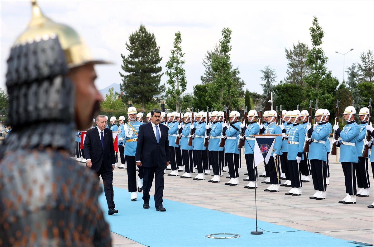 Cumhurbaşkanı Erdoğan, Venezuela Devlet Başkanı Maduro'yu resmi törenle karşıladı