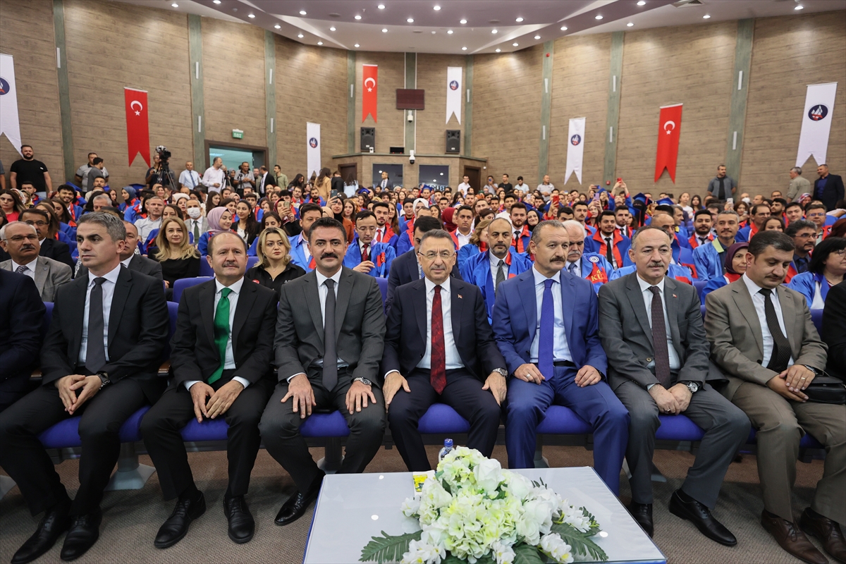 Cumhurbaşkanı Yardımcısı Oktay, Kırıkkale Üniversitesi Mezuniyet Töreni'nde konuştu: