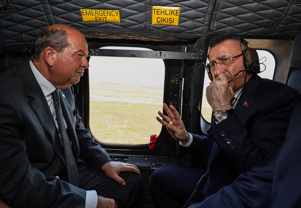 Cumhurbaşkanı Yardımcısı Oktay, Cumhurbaşkanı Erdoğan'a KKTC'deki yangına ilişkin bilgi verdi