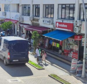 MUĞLA (AA) – Datça ilçesinde, telefon bayisinden aldığı telefonun ücretini