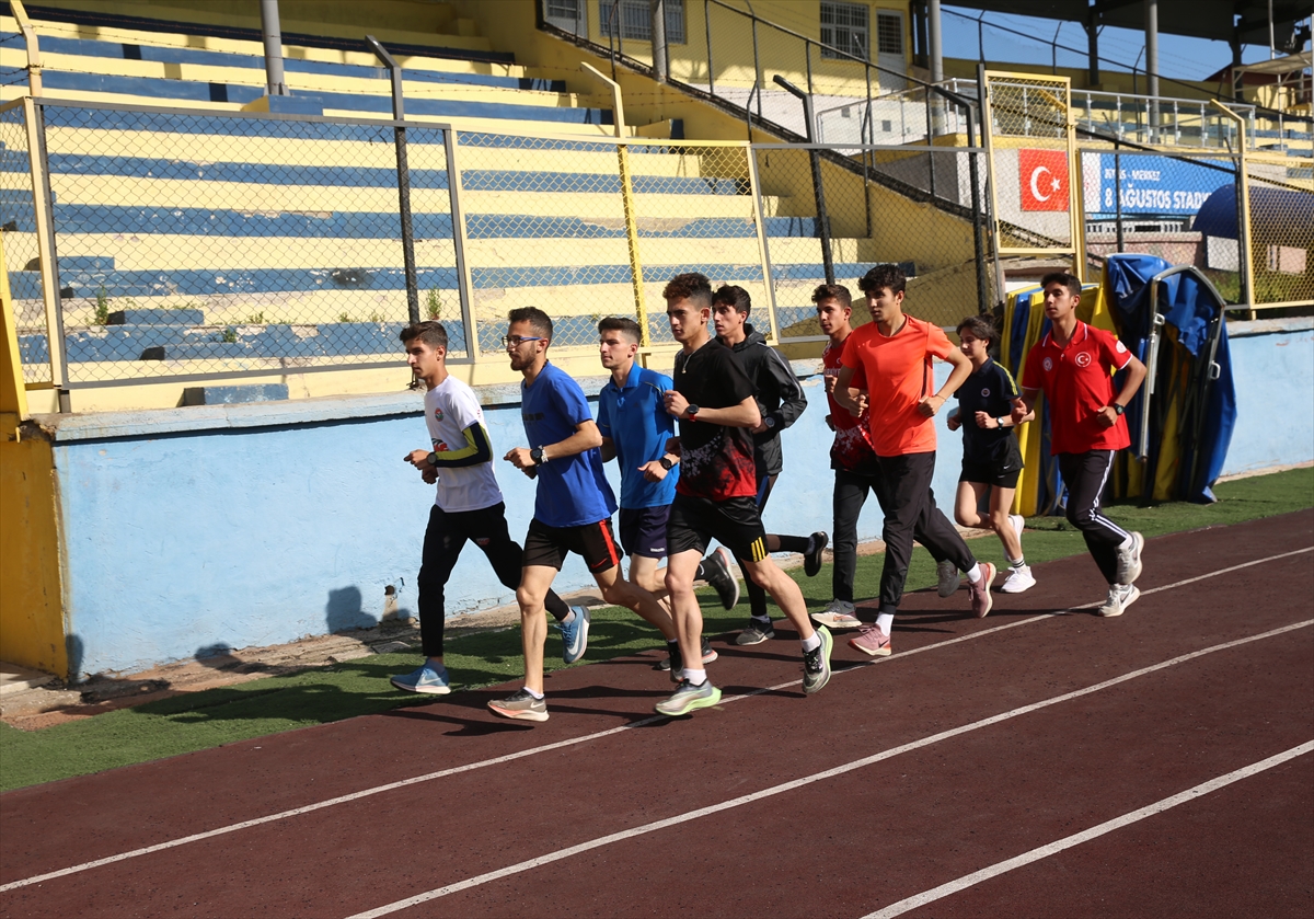 Dünya şampiyonu Bitlisli atlet, Balkan ve Avrupa şampiyonluğuna odaklandı