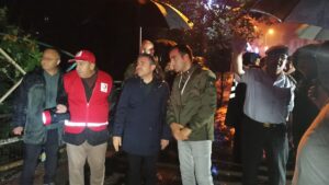 - "Belediyemiz ve tüm birimlerimiz, vatandaşlarımızı güvenli yerlere alarak tahliye