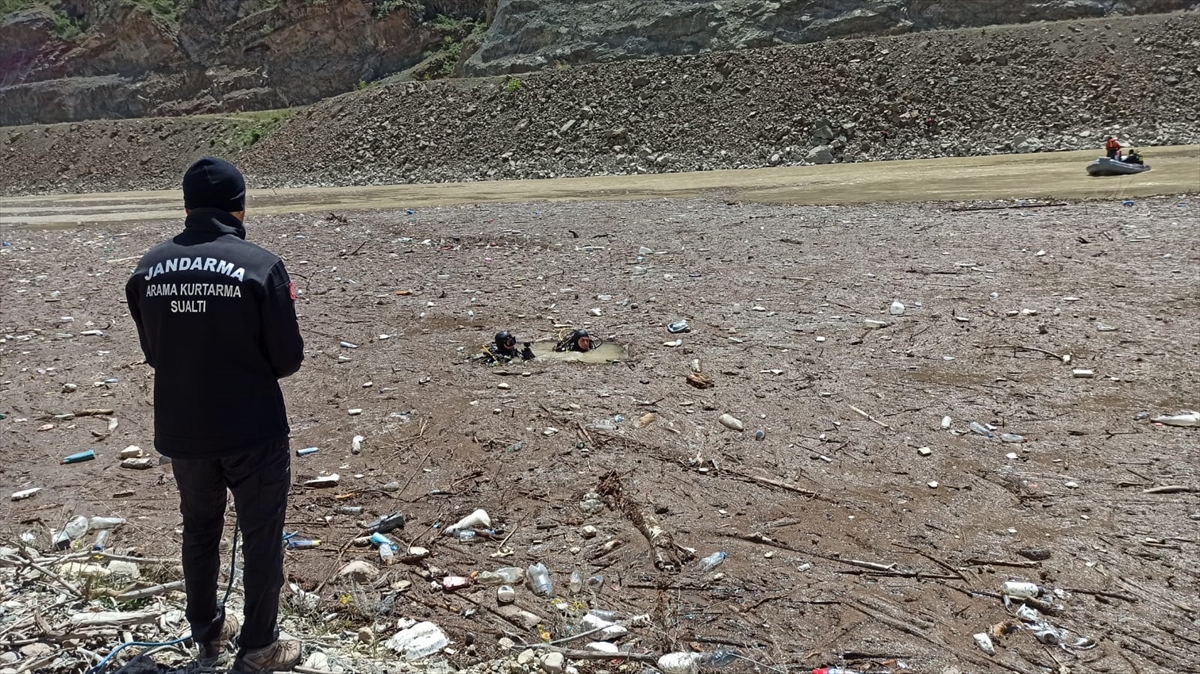 Erzurum'da trafik kazası sonrası suda kaybolan kişi 39 gündür aranıyor