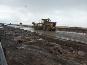 ANKARA (AA) – Ankara'nın Şereflikoçhisar ilçesinde sağanağın etkisiyle araziden taşınan