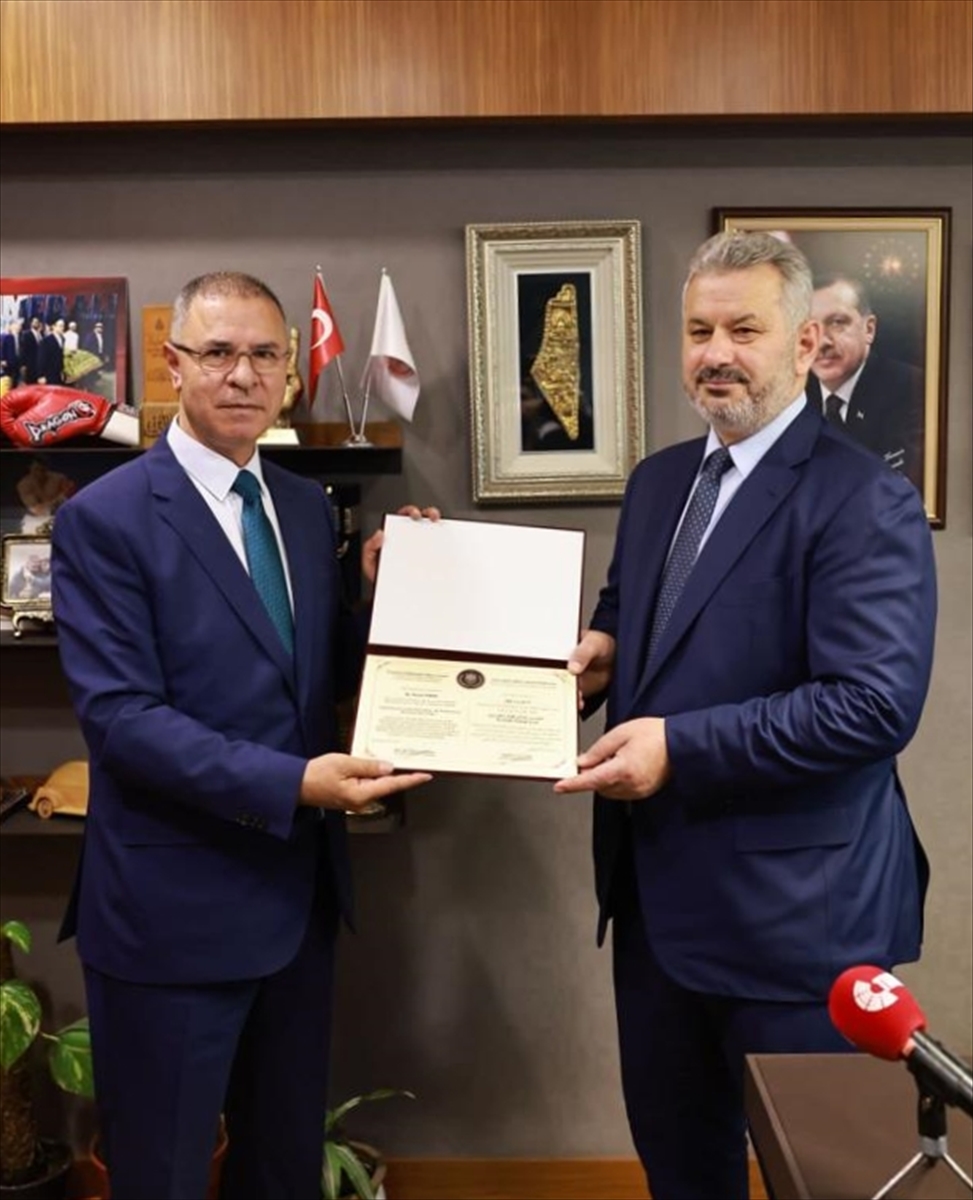 Filistin'den Türkiye-Filistin Parlamentolar Arası Dostluk Grubu Başkanı Turan'a ödül