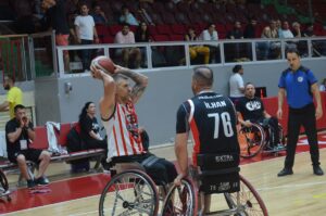- İlk finalist, Beşiktaş'ı 68-51 mağlup eden Gazişehir Gaziantep oldu