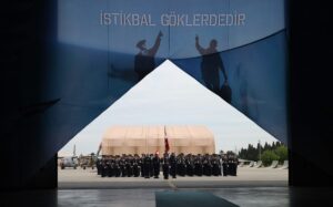 İZMİR (AA) – Milli Savunma Bakanı Hulusi Akar, "Yunanistan'ın haksız,