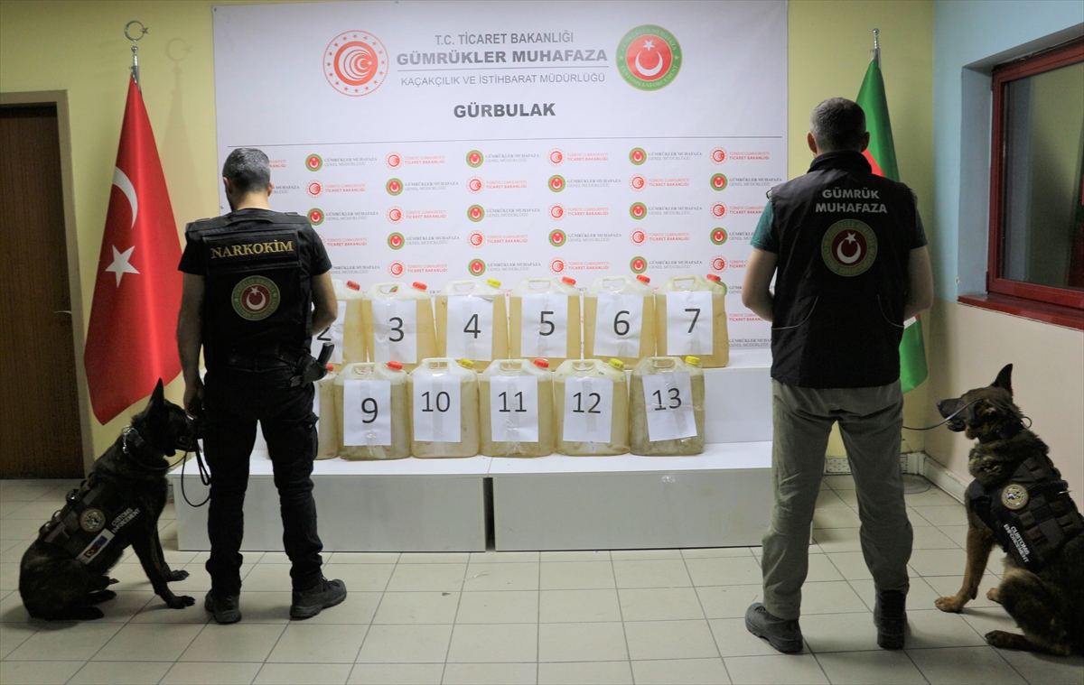 Gürbulak Gümrük Kapısı'nda 273 kilogram sıvı uyuşturucu ele geçirildi