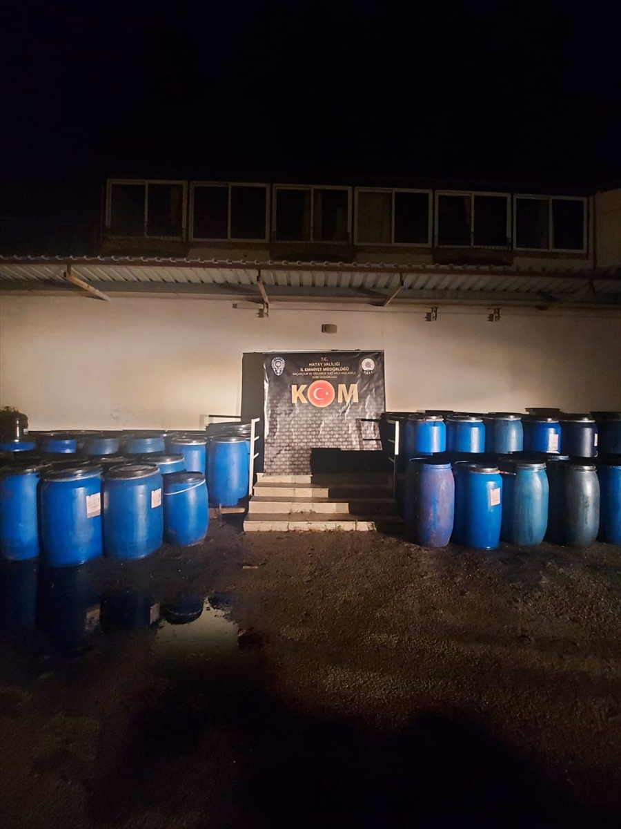 Hatay'da 10 bin 600 litre sahte içki ele geçirildi