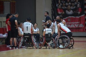- Gazişehir Gaziantep, play-off yarı final ilk maçında Beşiktaş'ı 62-60