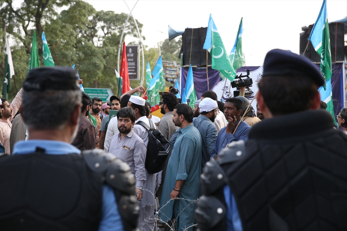 Hindistan'da Hz. Muhammed'e yönelik hakaret Pakistan'da protesto edildi