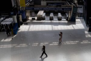 LONDRA (AA) – İngiltere'de, Demiryolu, Denizyolu ve Ulaştırma (RMT) Sendikasının