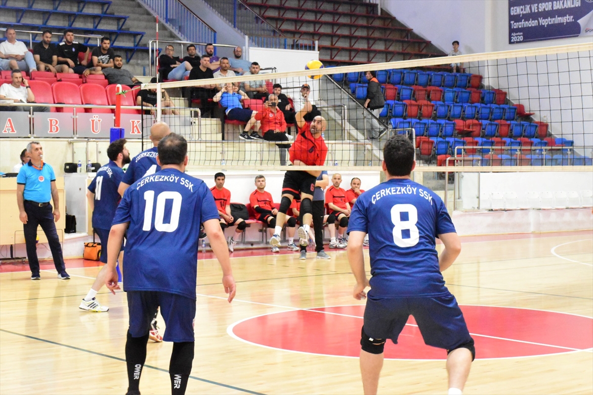 İşitme Engelliler Voleybol Erkekler 2. Lig maçları Karabük'te başladı