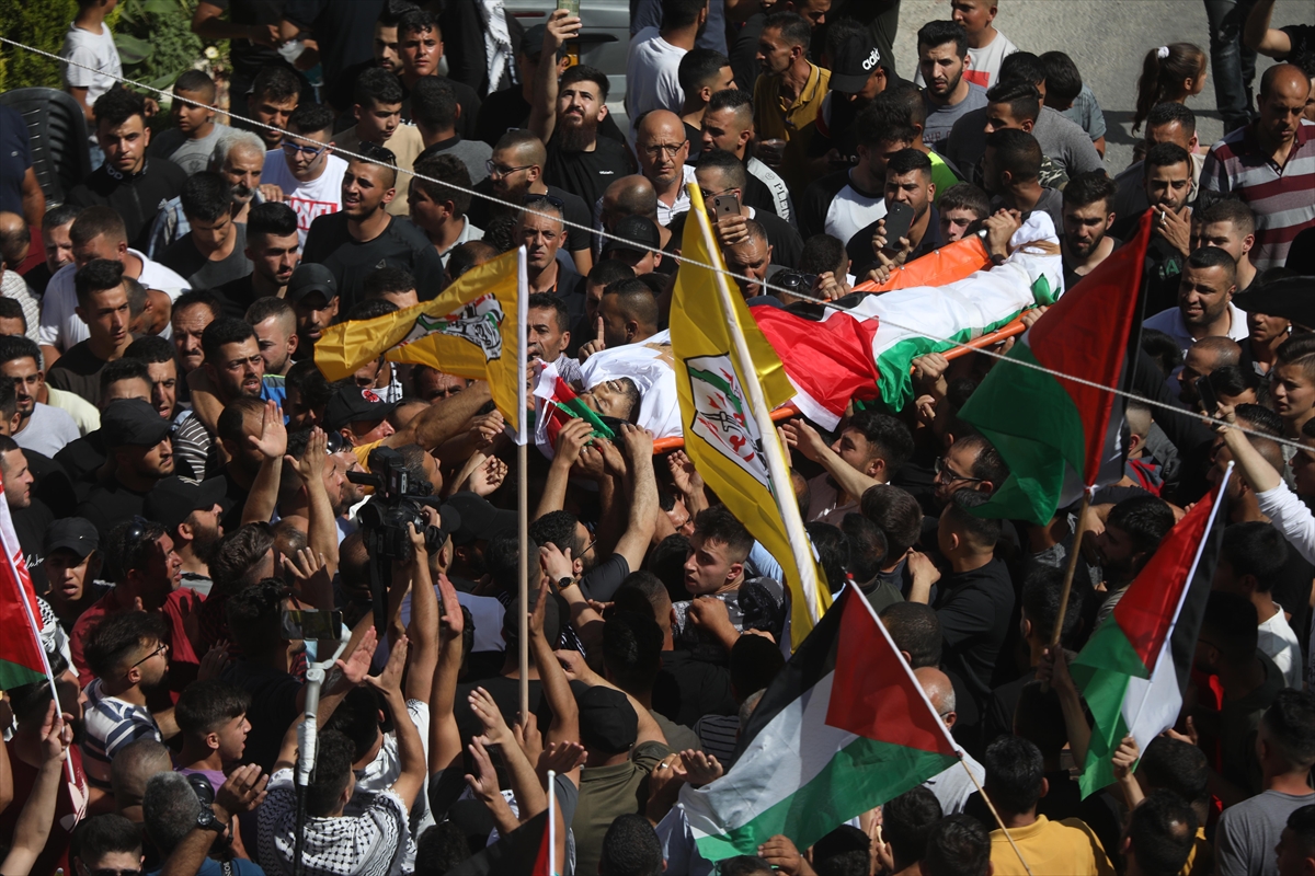 GÜNCELLEME – İsrail güçleri işgal altındaki Batı Şeria’da Filistinli bir genci öldürdü
