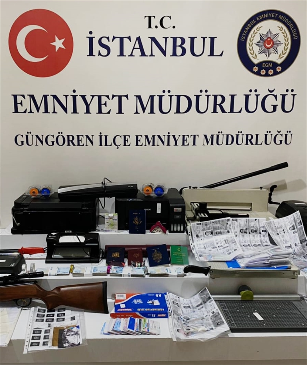 İstanbul'da sahte pasaport ve kimlik çıkaran zanlı gözaltına alındı