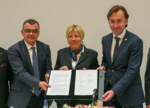 İZMİR (AA) – İş Bankası ve DenizBank, İzmir Ticaret Borsasının