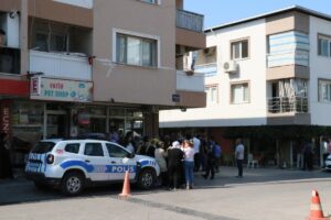 İZMİR (AA) – İzmir'in Gaziemir ilçesinde polis memuru baba 2
