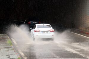 KARABÜK (AA) – Karabük'te sağanak günlük yaşamı olumsuz etkiledi. Kentte
