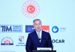 İSTANBUL (AA) – Karadağ Cumhurbaşkanı Milo Djukanovic, Ukrayna'daki krizin ekonomik