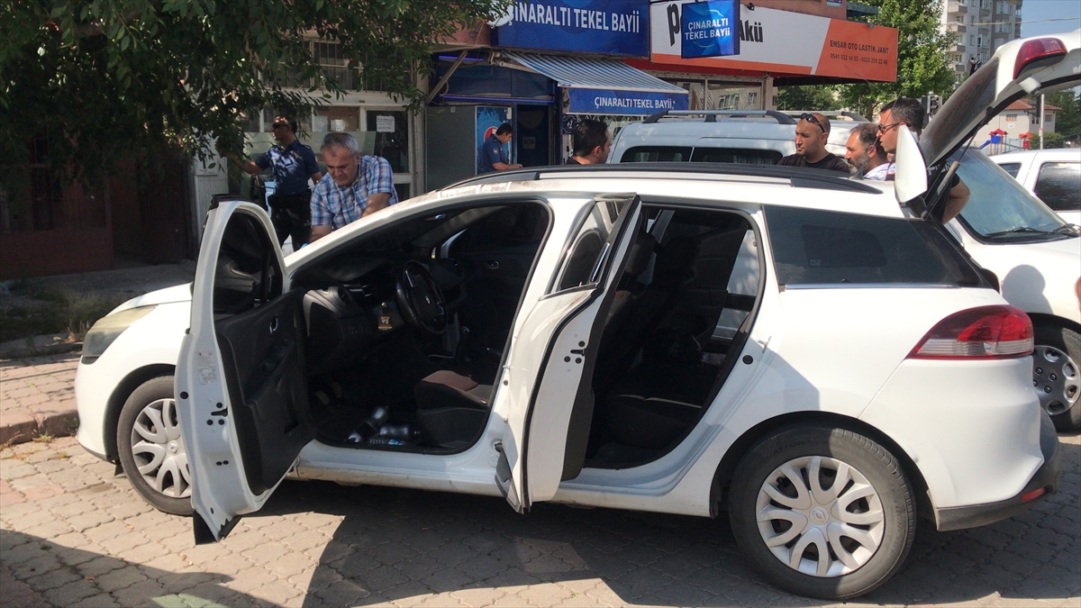 Kayseri'de silahlı saldırıya uğrayan 2 kişi yaralandı
