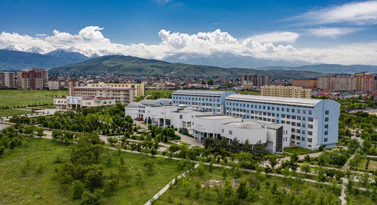 Kırgızistan-Türkiye Manas Üniversitesi dünyanın iyi üniversiteleri sıralamasında yer aldı