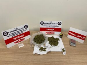 KÜTAHYA (AA) – Kütahya'da uyuşturucu ticareti yapmak ve kullanmak suçlamalarıyla