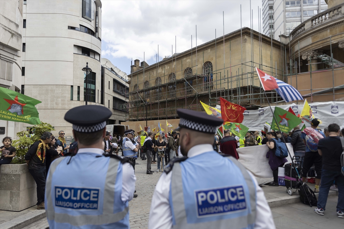 Londra'da terör örgütü PKK yandaşları yürüyüş düzenledi