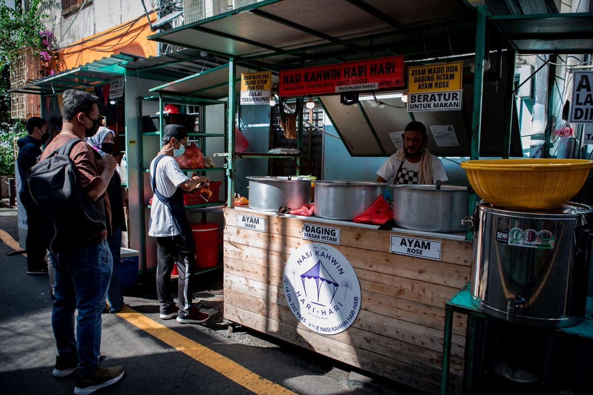 Malezyalıların geleneksel yemeği: “Nasi”