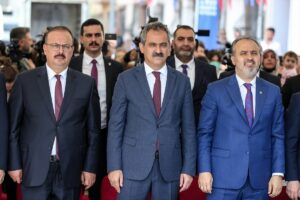 BURSA (AA) – Milli Eğitim Bakanı Mahmut Özer, Gençler için