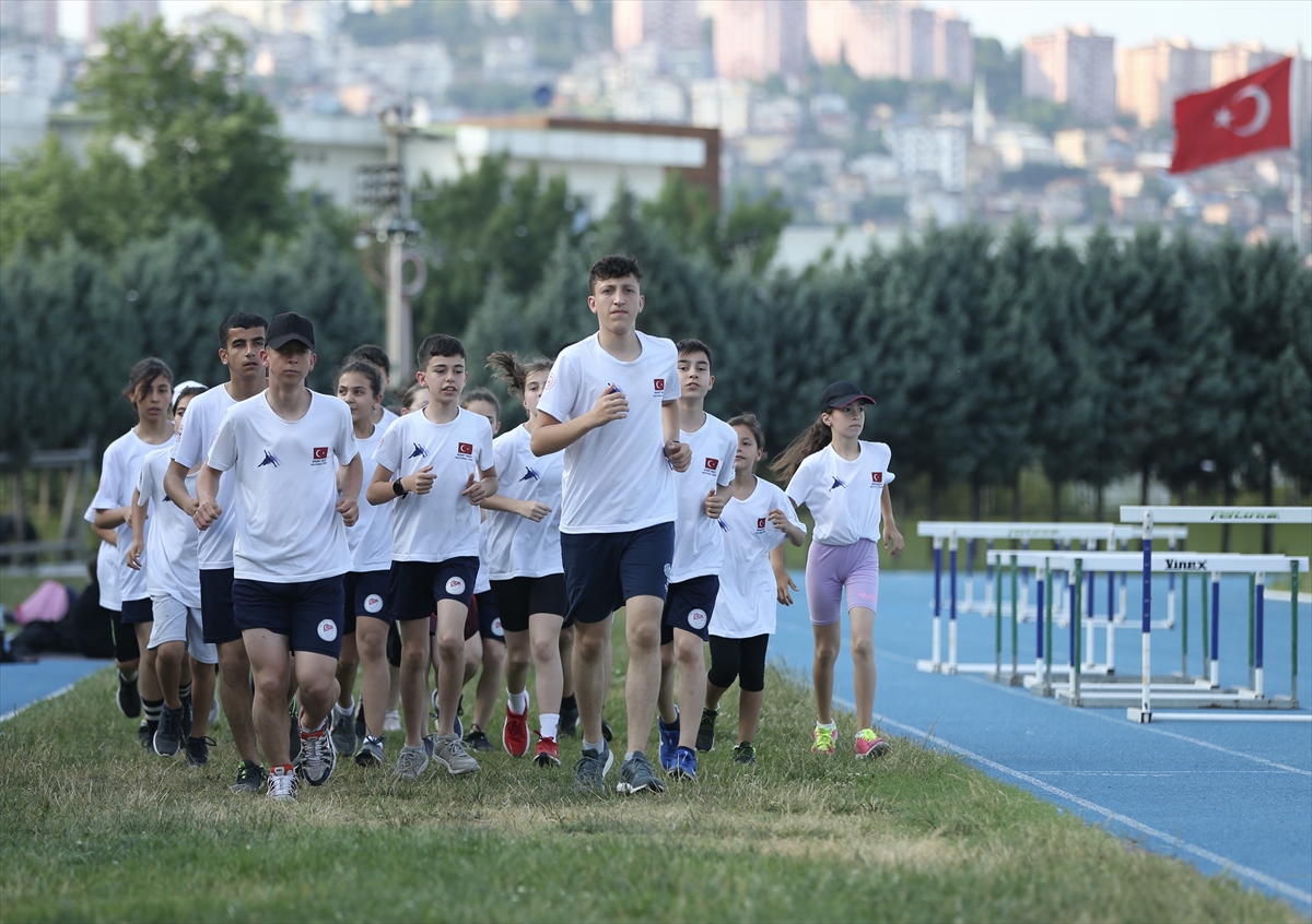 Milli sürat patenciler takım içi rekabetle hızına hız kattı