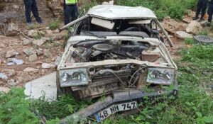 MUĞLA (AA) – Muğla'nın Menteşe ilçesinde otomobilin şarampole devrilmesi sonucu