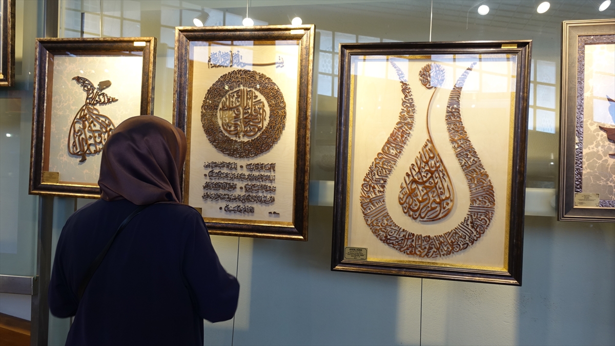 Muzaffer Okur'un “Ahşap Dile Gelirse” sergisi, Hünkar Kasrı'nda açıldı