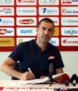 ANTALYA (AA) – Antalyaspor Kulübü Asbaşkanı Emrah Çelik, Brezilyalı defans