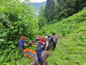 RİZE (AA) – Rize'nin Çamlıhemşin ilçesinde yük taşımak için kullanılan