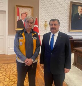 ANKARA (AA) – Sağlık Bakanı Fahrettin Koca, bakanlık binası önüne