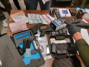 - Demir çelik sektöründe paravan şirketler üzerinden kamuyu zarara uğrattıkları