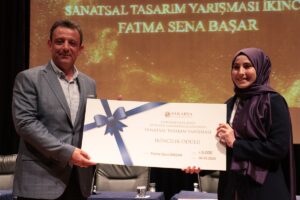 - Öğrencilerin podcast, fotoğraf ve sanatsal tasarım kategorilerinde ödül aldığı